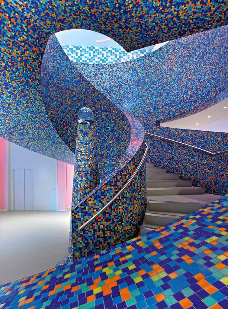 Alessandro, Francesco Mendini, scala centrale in mosaico Bisazza, Groninger Museum (NL), 2010